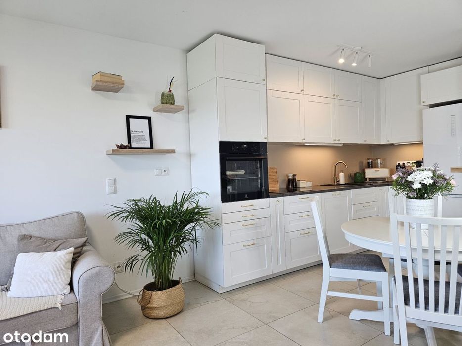 4 pokoje / 2- m. postojowe / ogród /bezczynszowe/