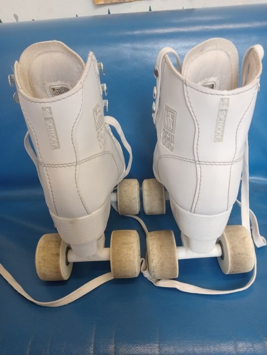 Patins em pele 4 rodas