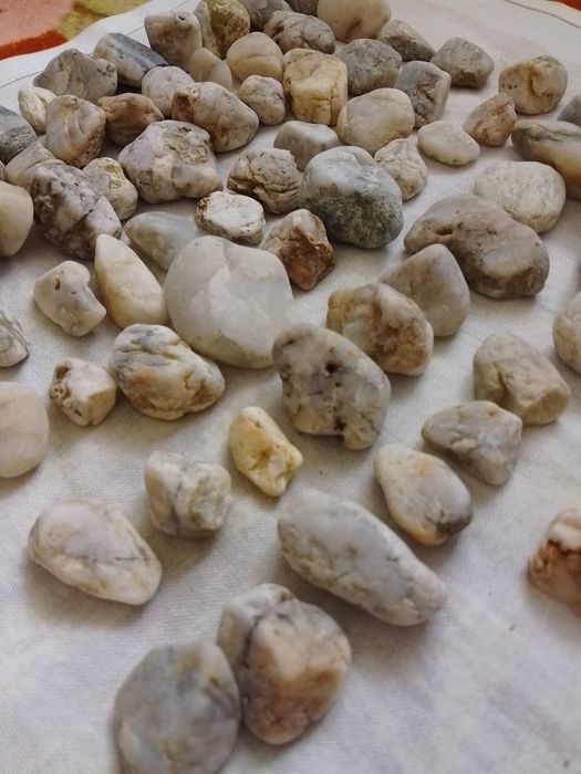 Камушки-камни (горной речки) для аквариума-декоративные.- 1 кг.