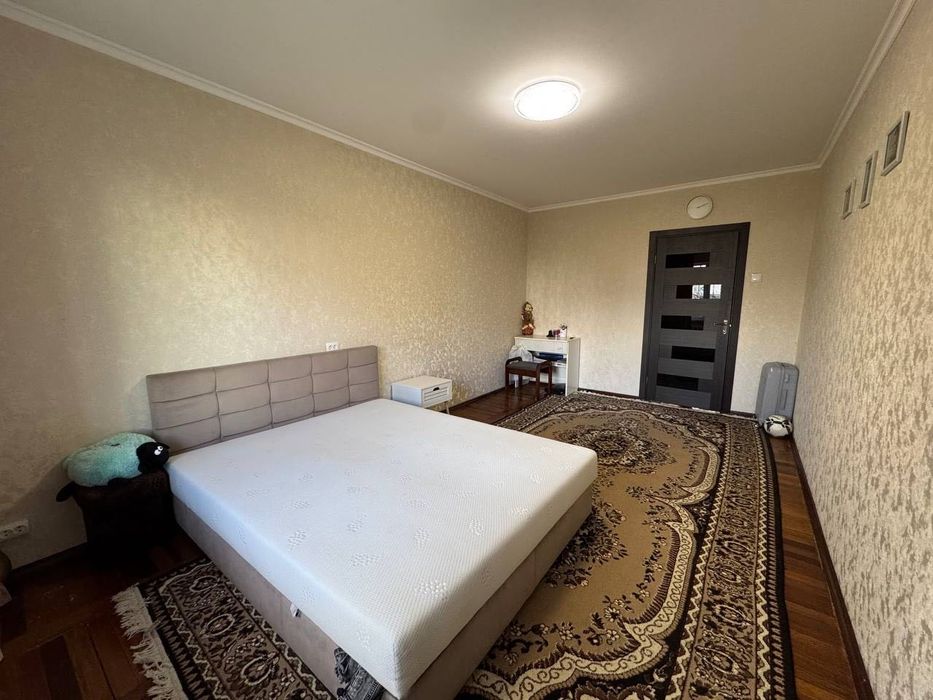 Продам 4-кімнатну квартиру з ремонтом!