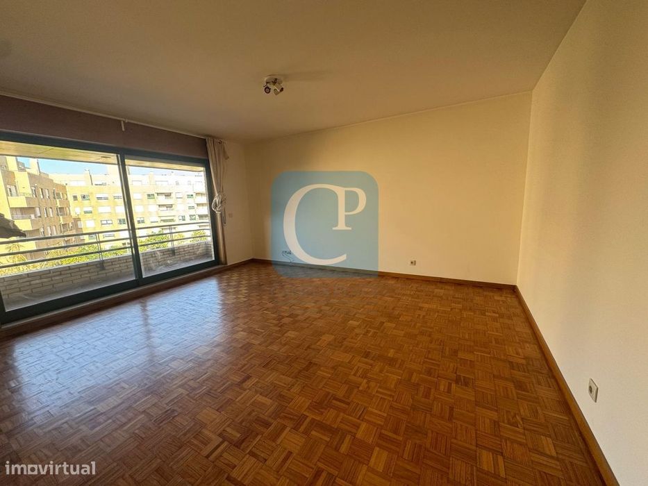 Apartamento T1Kit semi mobilado em Paranhos, Porto