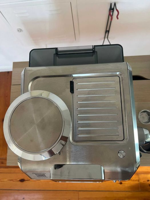 Maquina de Café DeLonghi - La Specialista Touch