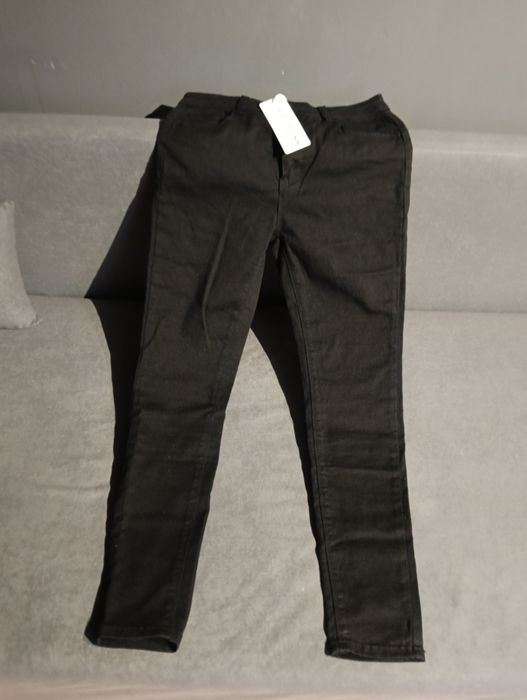 Damskie spodnie. Nowe
