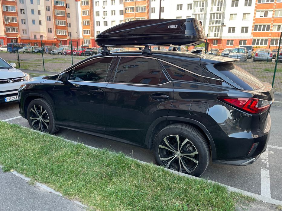 б.у. поперечины Toyota і Lexus багажник как THULE