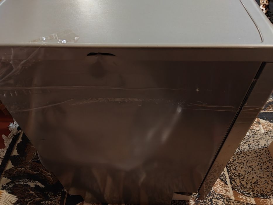 Посудомойка. Рабочая. Требует уборки внутри.