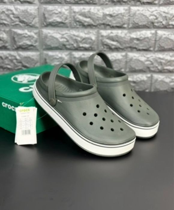 Мужские шлепанцы crocs/удобные кроксы/кроксы много размеров crocs хаки