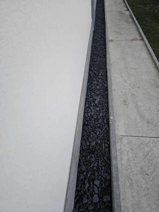 Vendo Seixo rolado preto 20/40