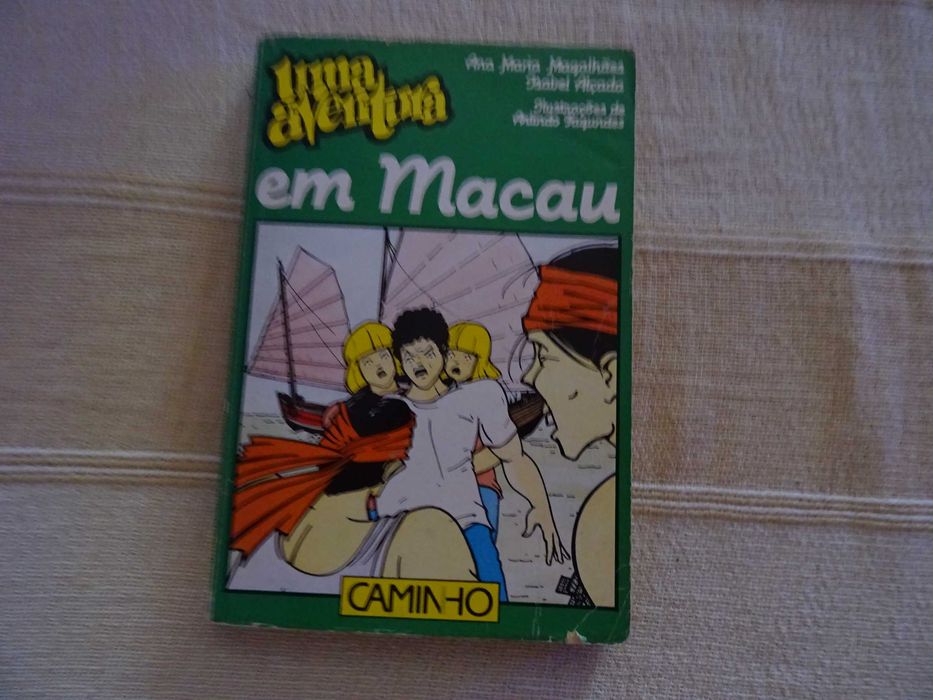 Livros Cultura Geral: Papa João Paulo II; O Pesadelo; Novela; Aí Estão Eles; Ovnis; Uma Aventura Em Macau de Ana Maria Magalhães e Isabel Alçada
