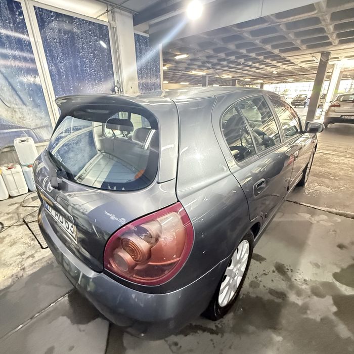 Nissan Almera Sport