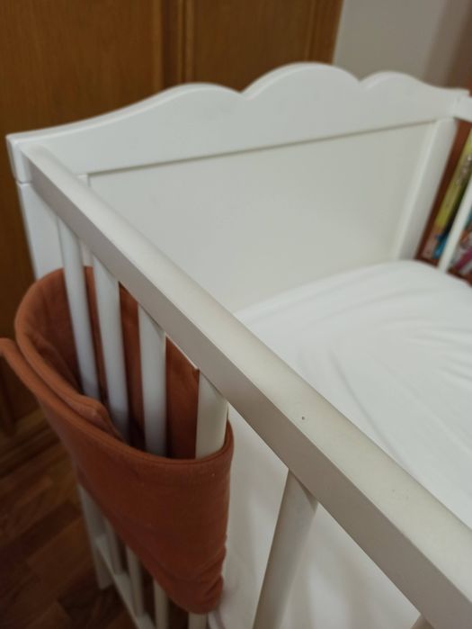 Berço IKEA branco + colchão + proteções