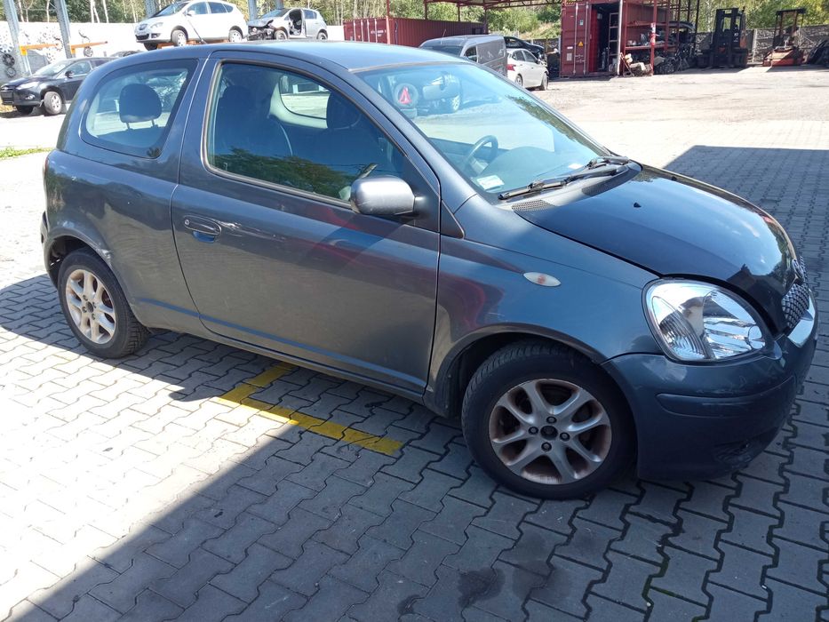 Toyota Yaris lift 1.4 D-4D 2003 POJAZD NA CZĘŚCI