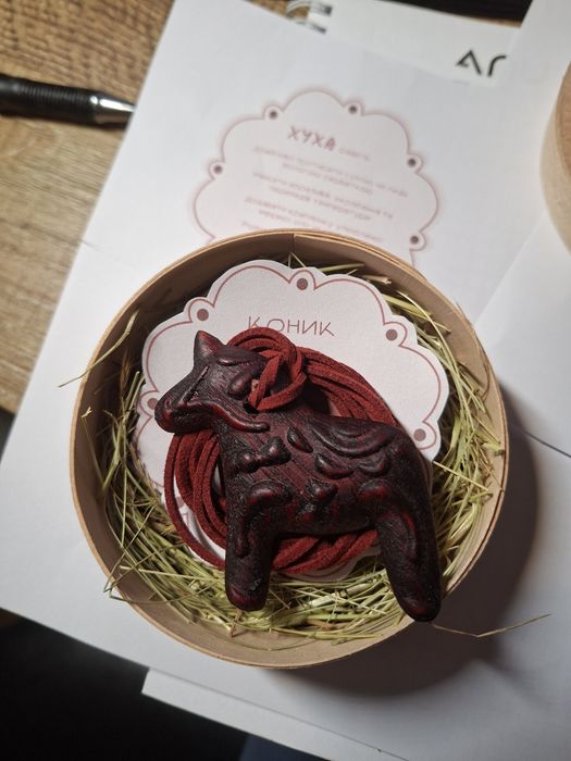 Коник - прикраса з дерева