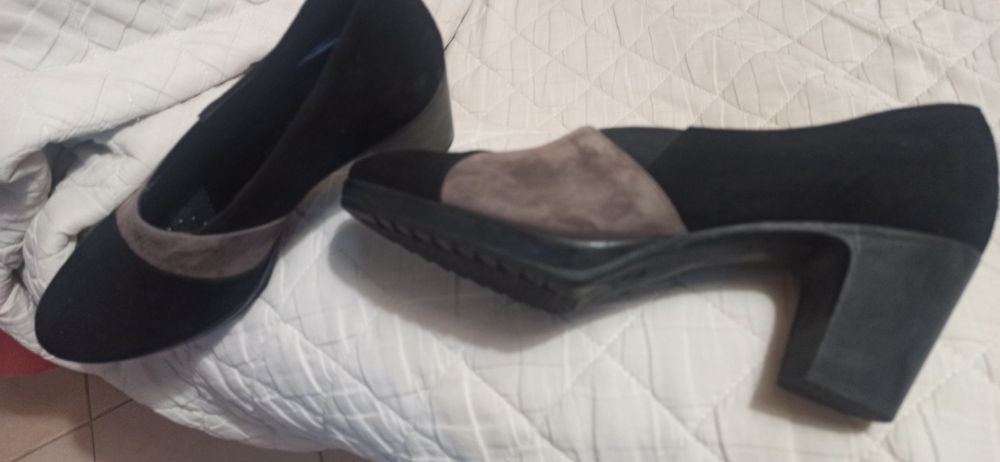 Sapatos em pele camurça n40