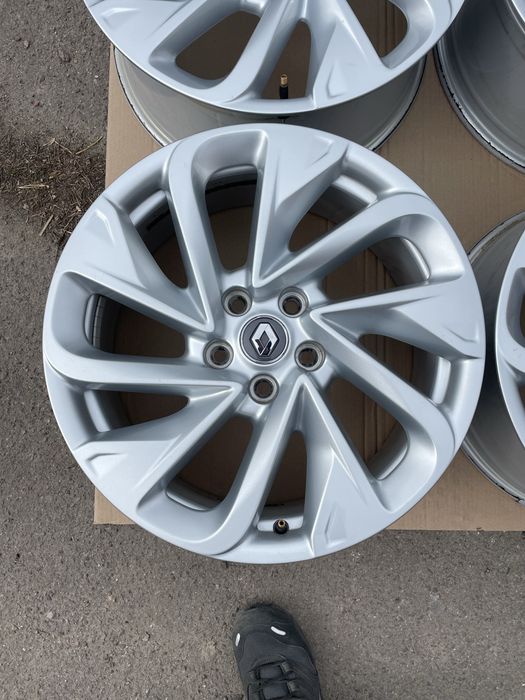 Диски 5/114.3/ R18/ DIA 66.1/ ET 39/ Renault Talisman / Renault Espace