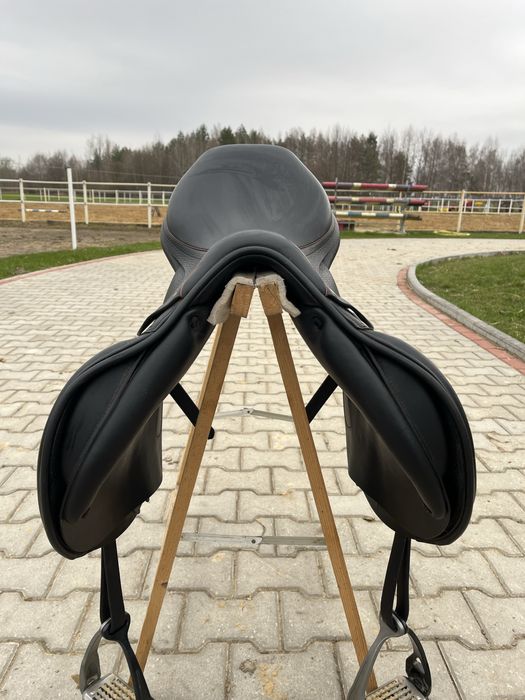 Siodło skokowe Equipe Expression czarne 17”