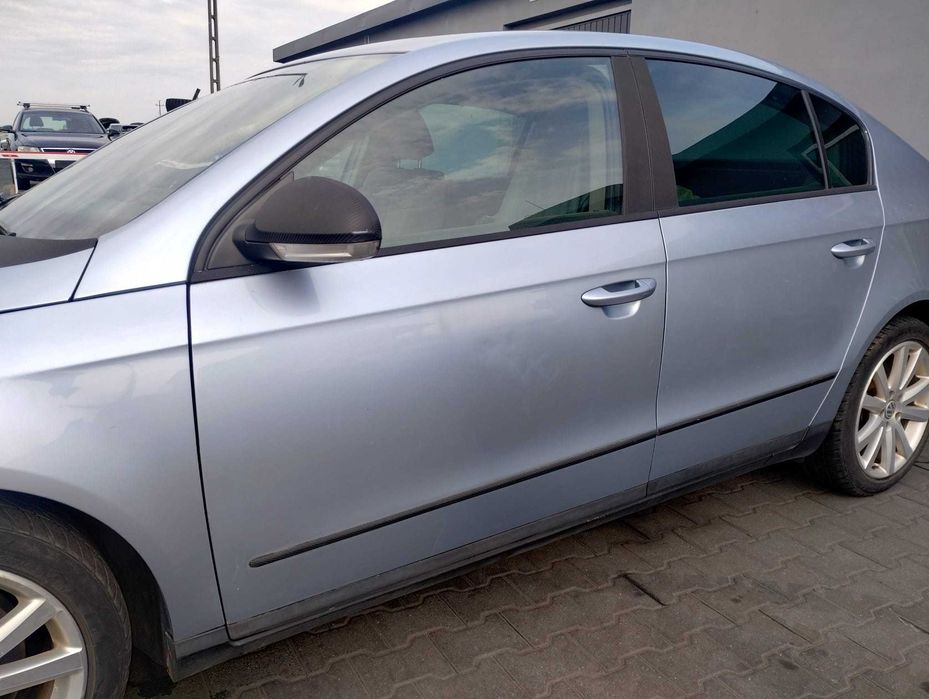 Drzwi przód przednie lewe VW Passat B6 LB5M , części