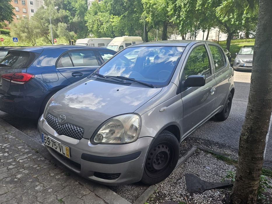Toyota yaris 2003 a gasolina Simões económico.