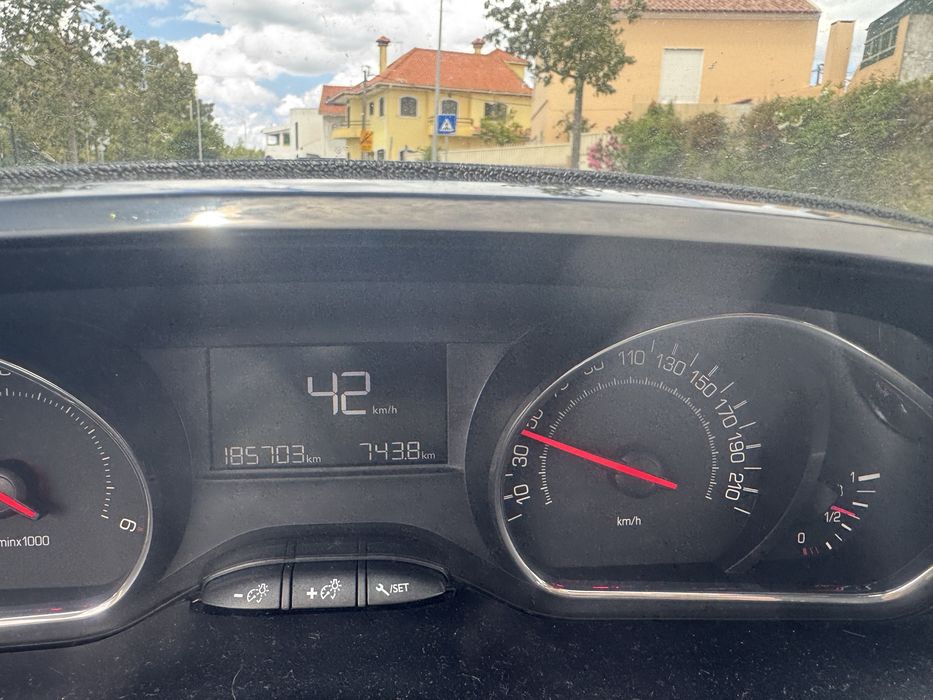Peugeot 208 1.4 HDi | Económico | Muito estimado | Pronto a circular