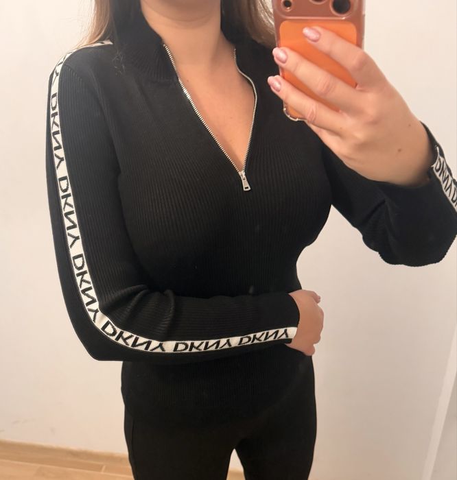 Czarny sweter damski dkny P5MSAY01 r. m 38 sweter slim fit