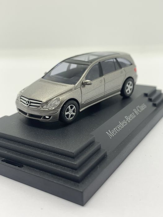 Mercedes R da Busch escala 1/87