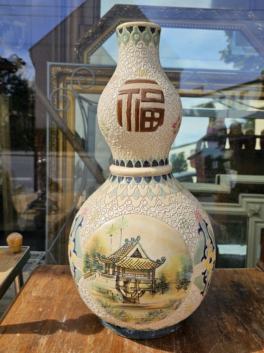 Ceramiczny wazon w kształcie podwójnej tykwy
