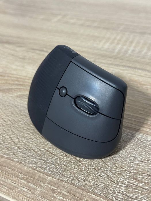 Бездротова миша Logitech Lift Ergonomic Vertical Graphite (910-006473)