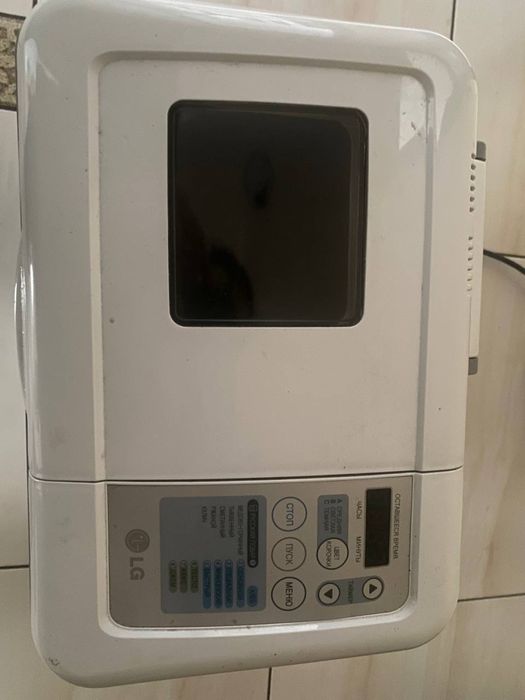 хлібопіч LG HB-1001CJ