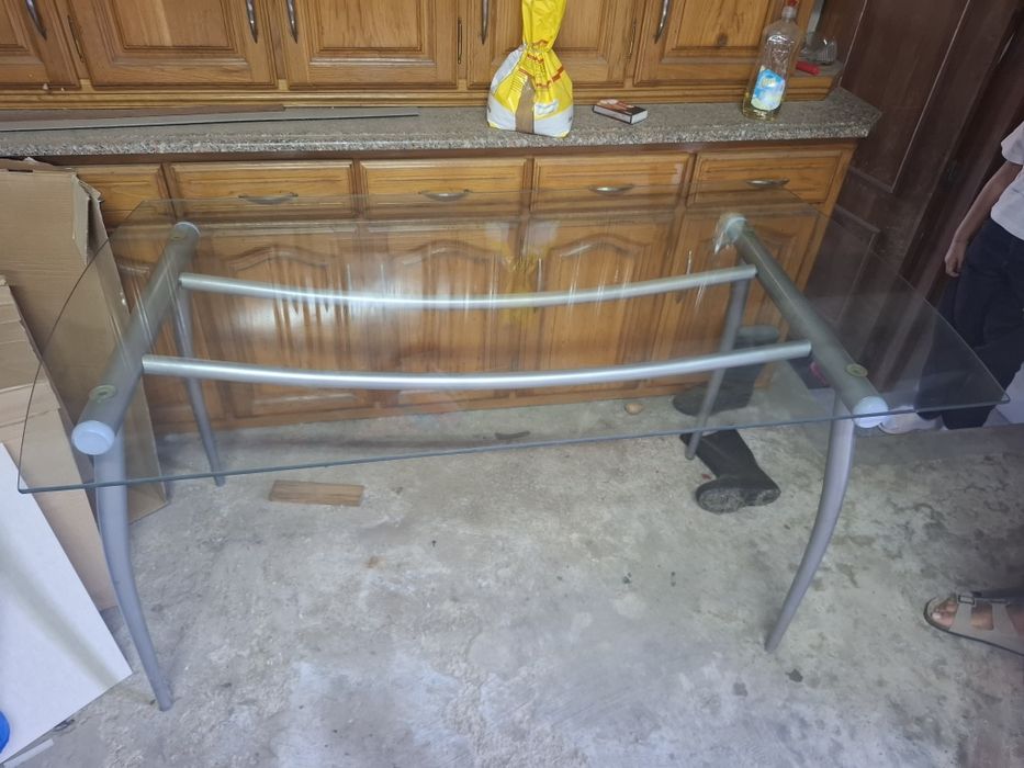 Mesa em vidro para sala/cozinha