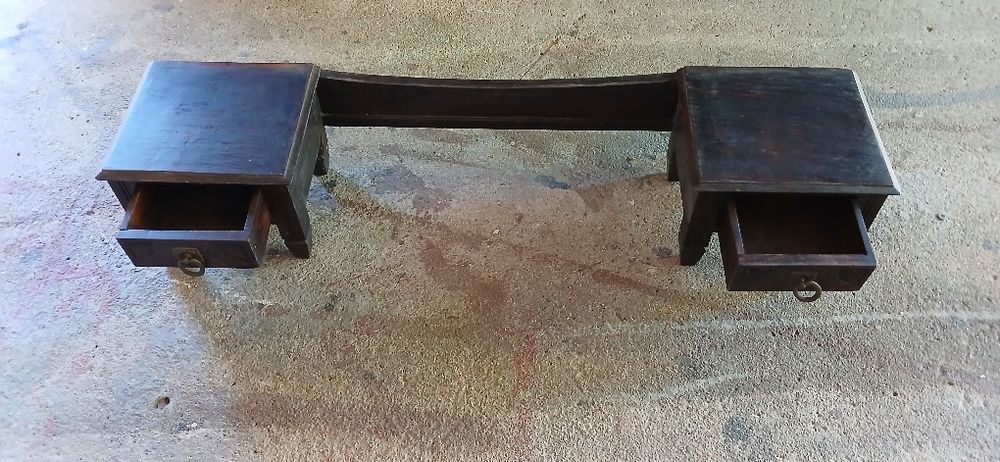 Mini aparador antigo  para joias