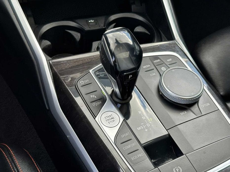 BMW 330Xi      2020