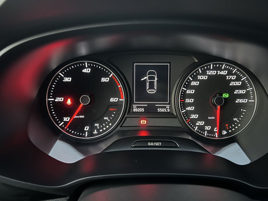 Автомобіль SEAT Leon 2015 року