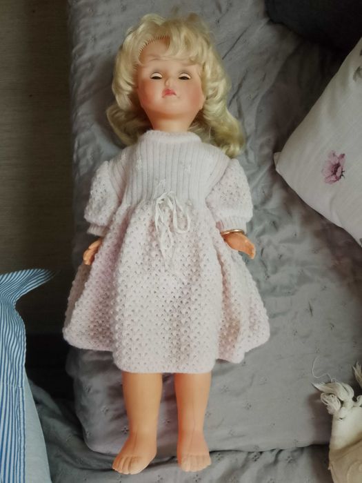 Boneca da decada de 70 com 60cm