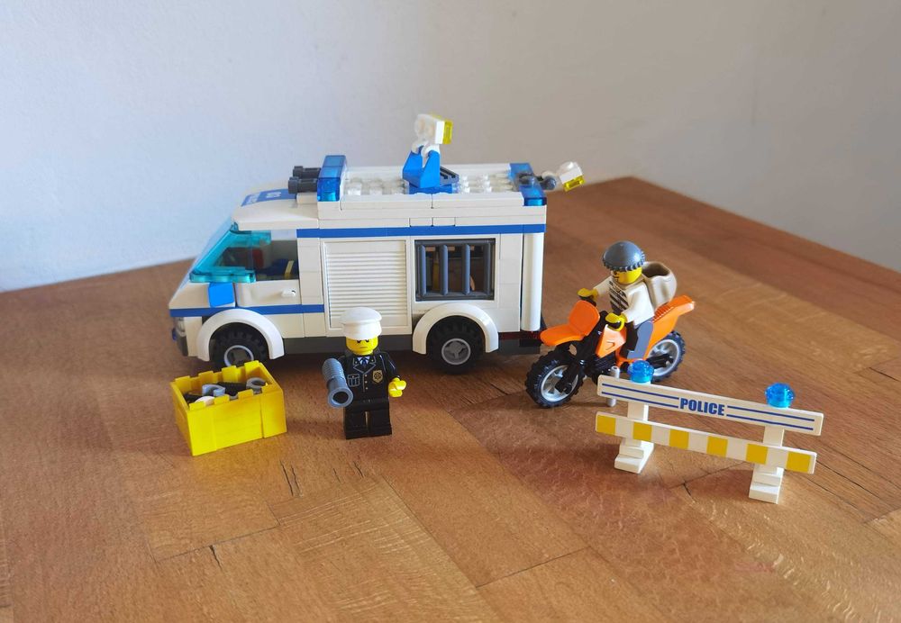 zestawy Lego 7286, 60048, 60044