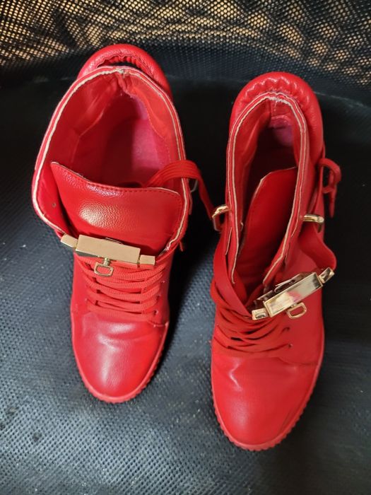 Buty damskie,czerwone.