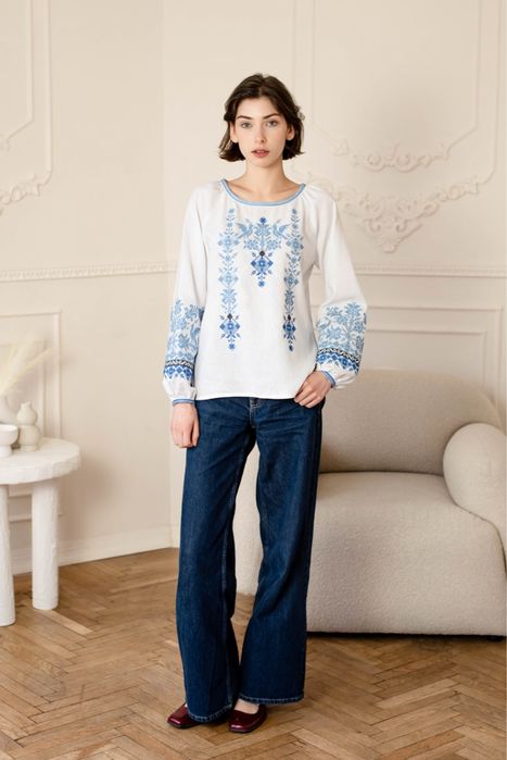 Біла жіноча вишиванка з довгим рукавом «Дивоптахи»