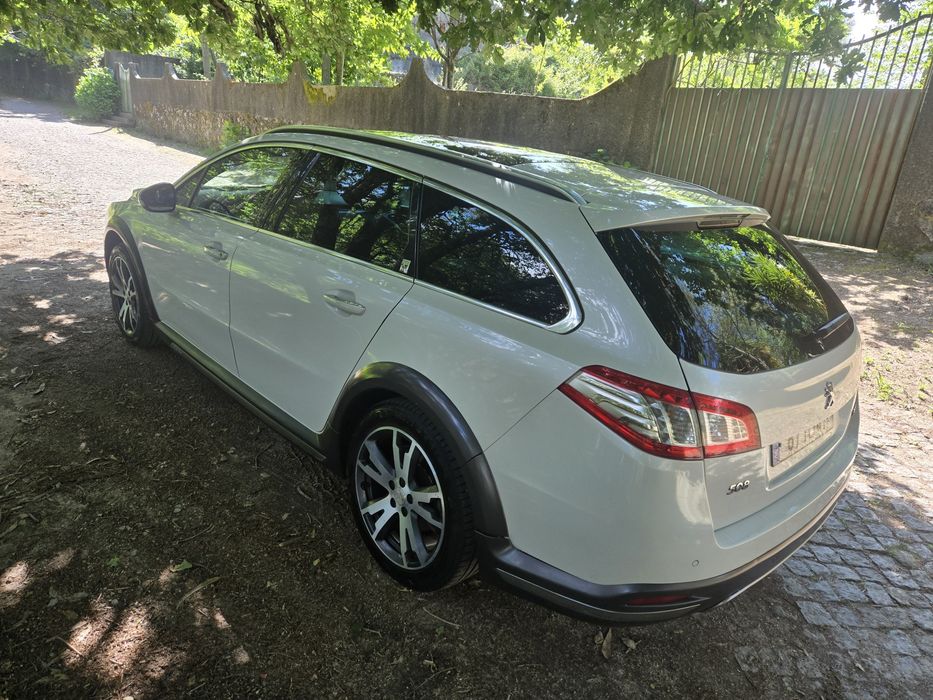 Híbrido / Automático, versão com mais extras, revisado .