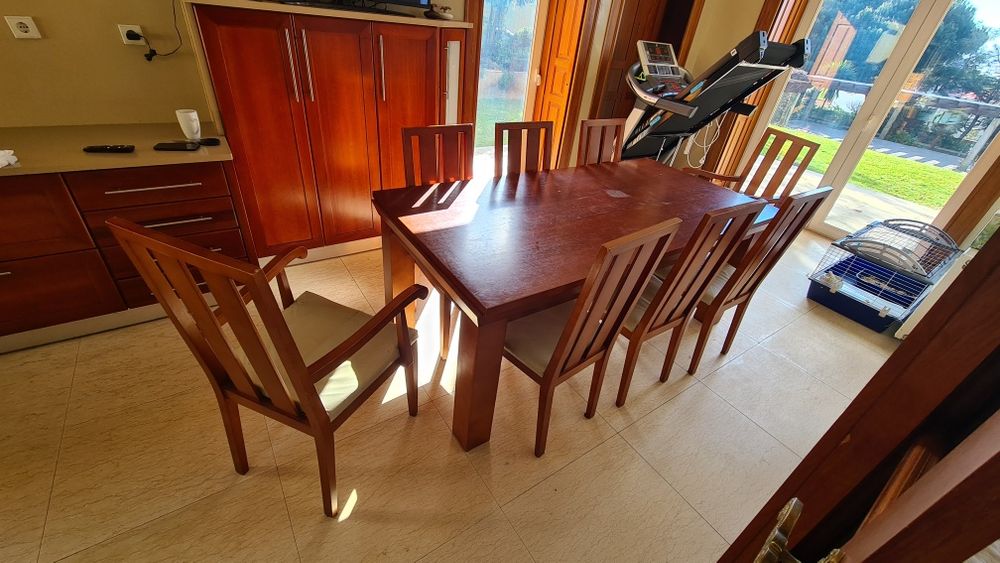 Mesa e Cadeiras de Cozinha