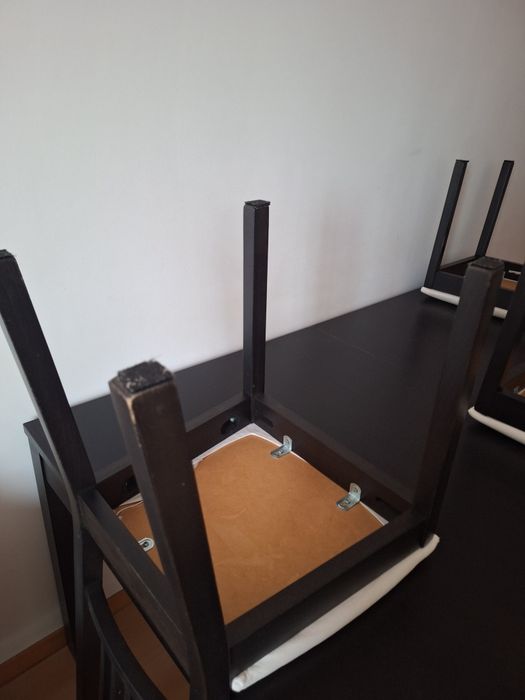Mesa extensível preto/castanho IKEA + 4 cadeiras 175/95