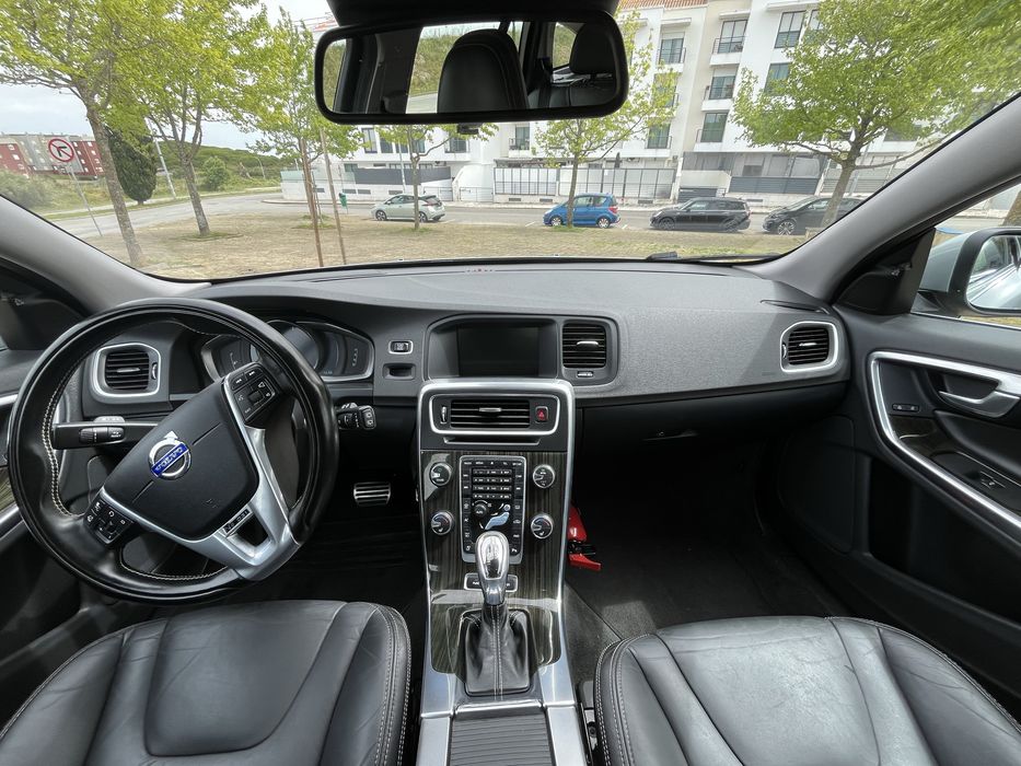 Volvo V60 D6 Híbrido Diesel  Valor negociavel!