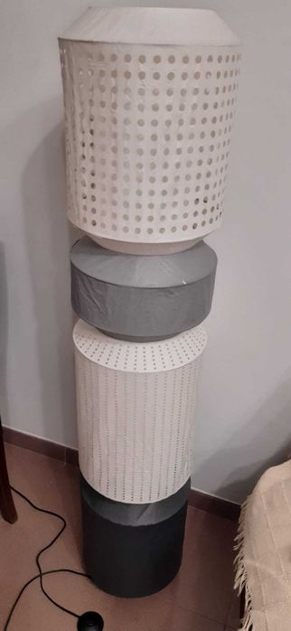 Candeeiro de Pé Alto – Estilo Escandinavo (Branco e Cinza)