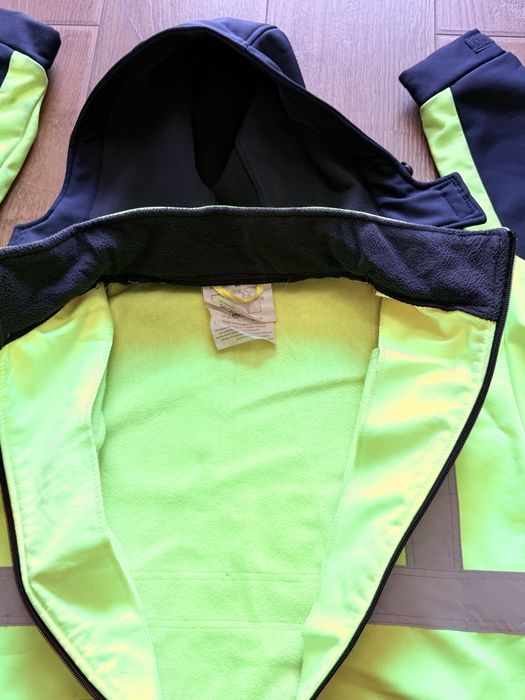 Тепла робоча куртка softshell зі світловідбивними елементами, розмір L
