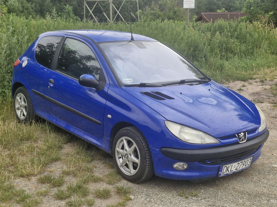 Sprzedam peugeota 206 1.4 benzyna. Dobra baza na rajdówkę