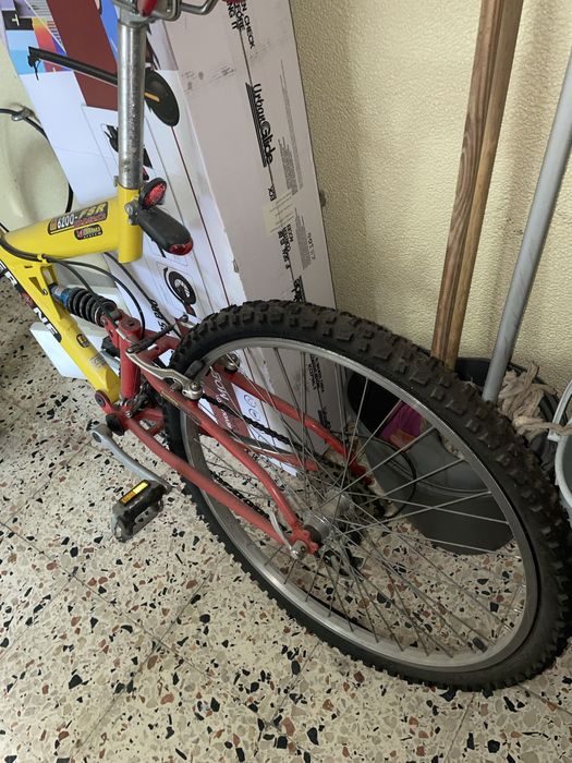 Bicicleta pouco usada