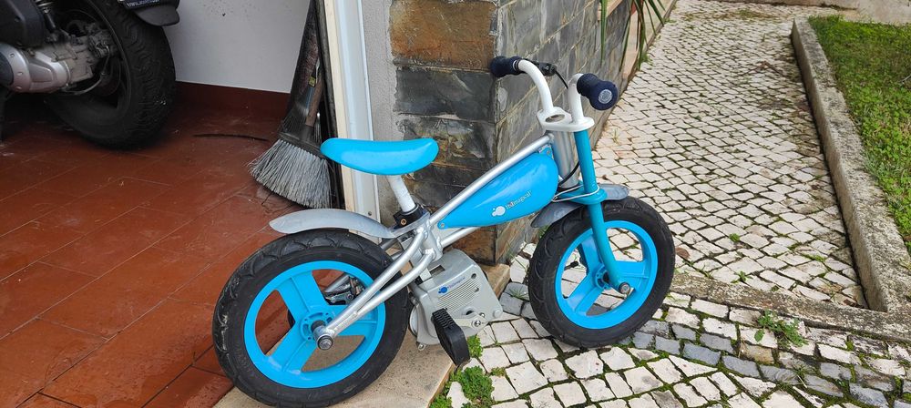 Bicicleta bebé c/ módulo de pedais (Imaginarium)