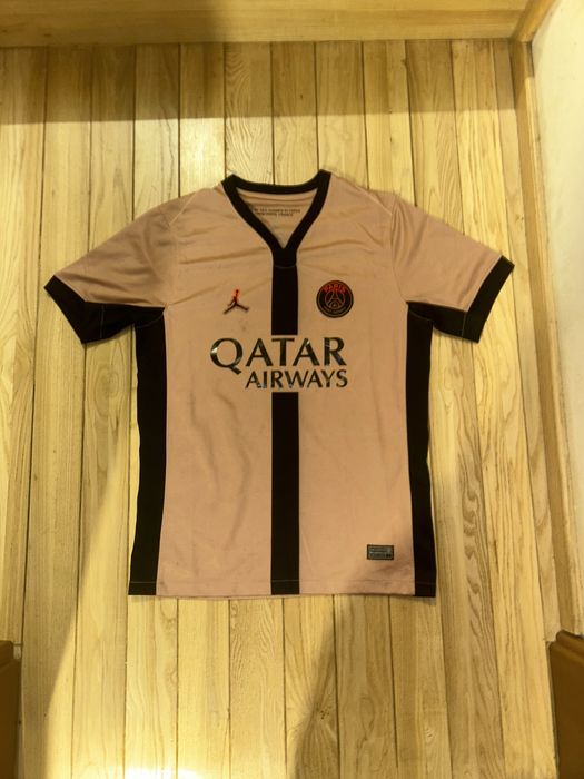 Koszulka piłkarska PSG z sezonu 24/25 różowa