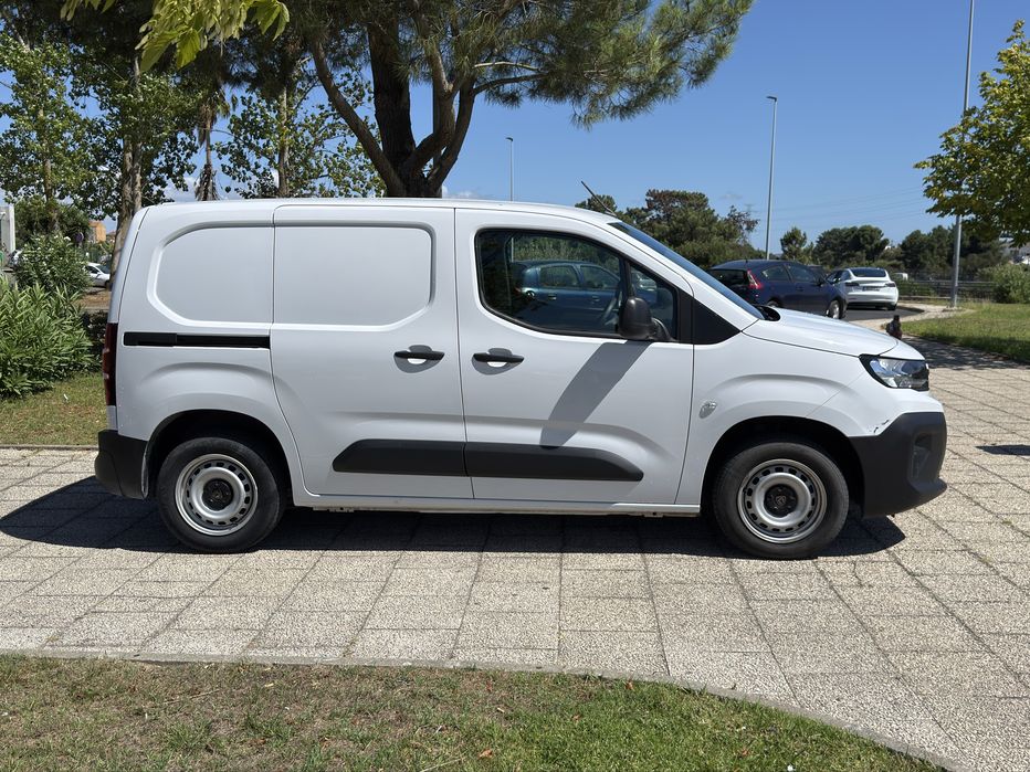 Peugeot Partner praticamente nova
