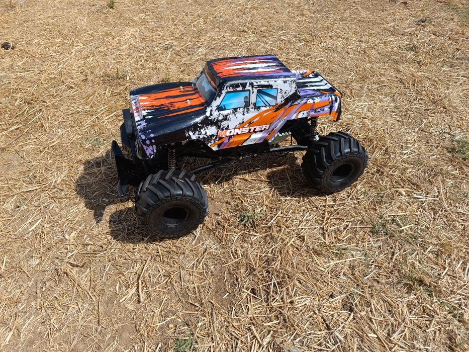 Vendo Carro Telecomandado SpeedWheels Beast Rider Truck 2.4 GHz