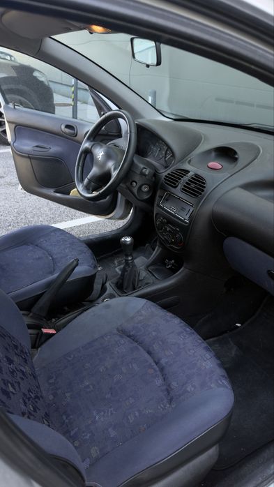 Peugeot 206 1.2 Gasolina (2000) – 5 Portas – Económico e Fiável — photo 4