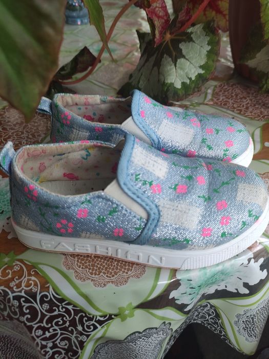 Мокасины, кеды, слипоны