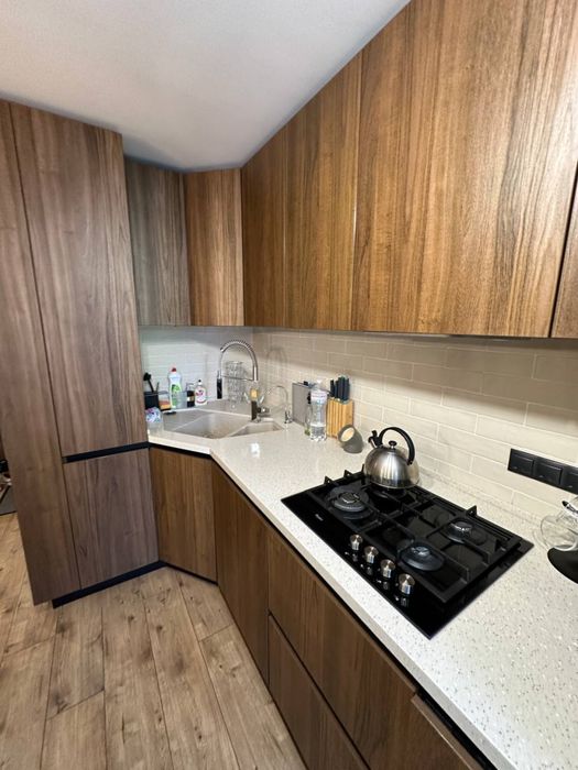 Продам 3к ЛЮКС квартиру. Кирпичный дом. Высотка. МОСТ / ПРАДА